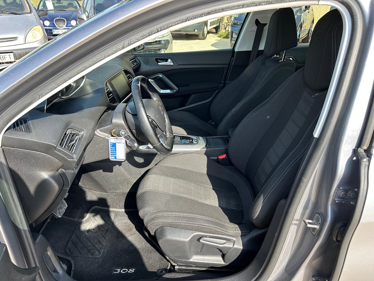 PEUGEOT 308 ALLURE 1.2 E-THP AUTO SPANISH LHD IN SPAIN 61000 MILES SUPERB 2017